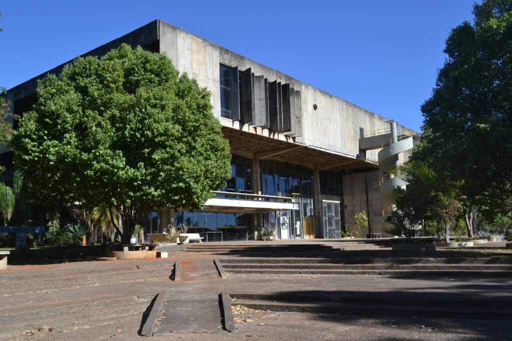 Faculdade de Relações Internacionais