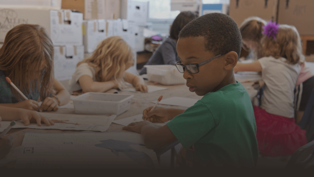 Trabalho Voluntário e Relações Internacionais - Escolas