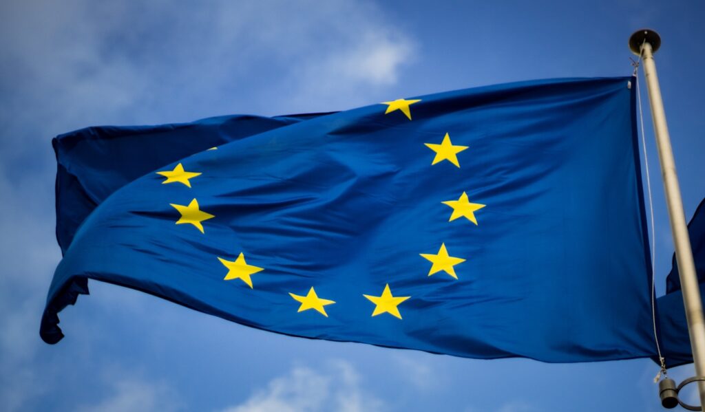 O que é Globa lização - União Europeia - Photo by Christian Lue