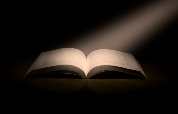 10 Livros Clássicos da Ciência Política que Você Precisa Ler