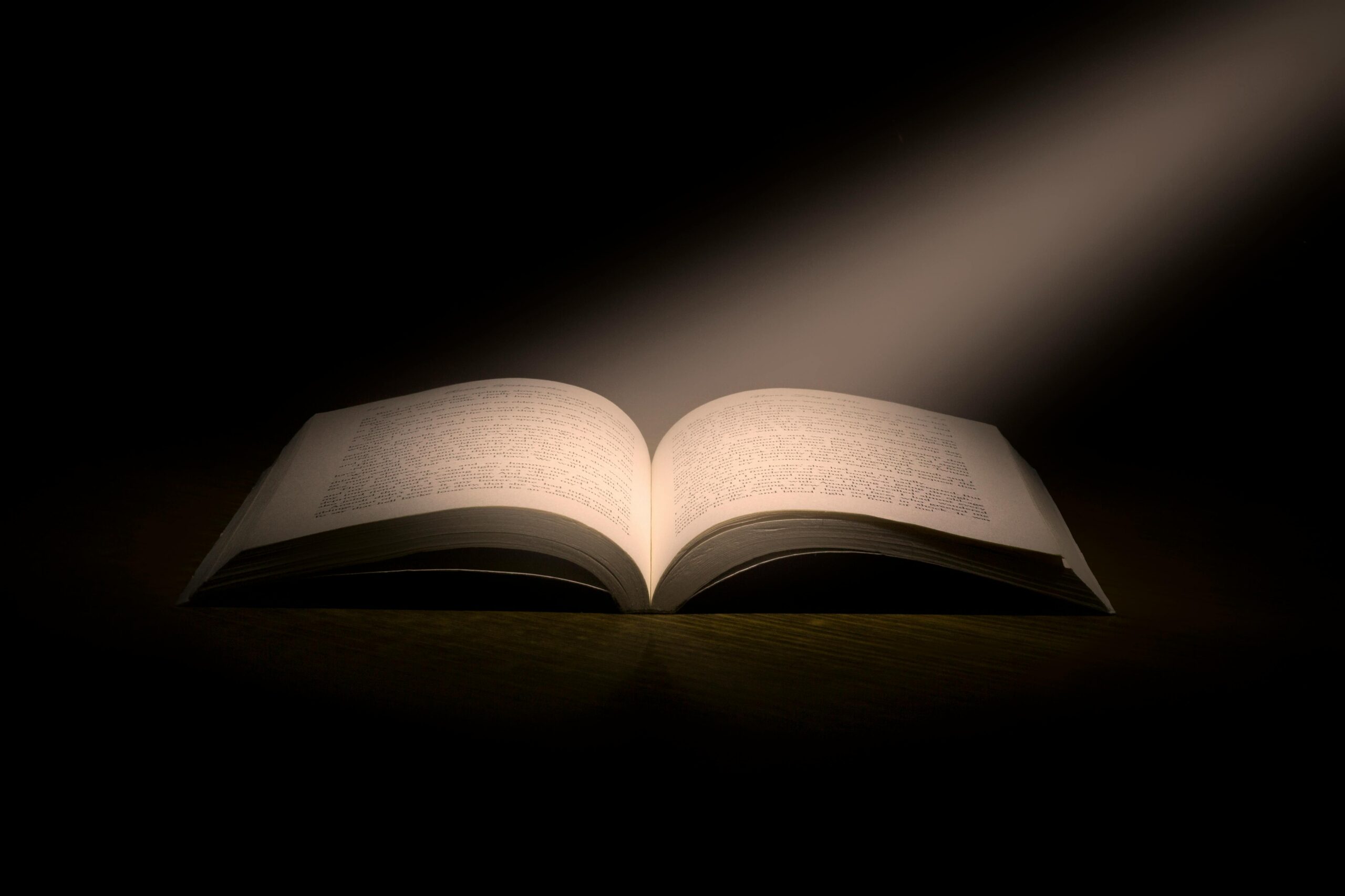 10 Livros Clássicos da Ciência Política que Você Precisa Ler