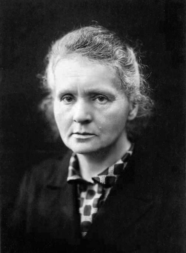 10 Mulheres Feministas que Marcaram a História 4 Marie Curie c1920