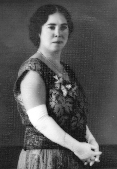 10 Mulheres Feministas que Marcaram a História 7 Portrait of Hermila Galindo